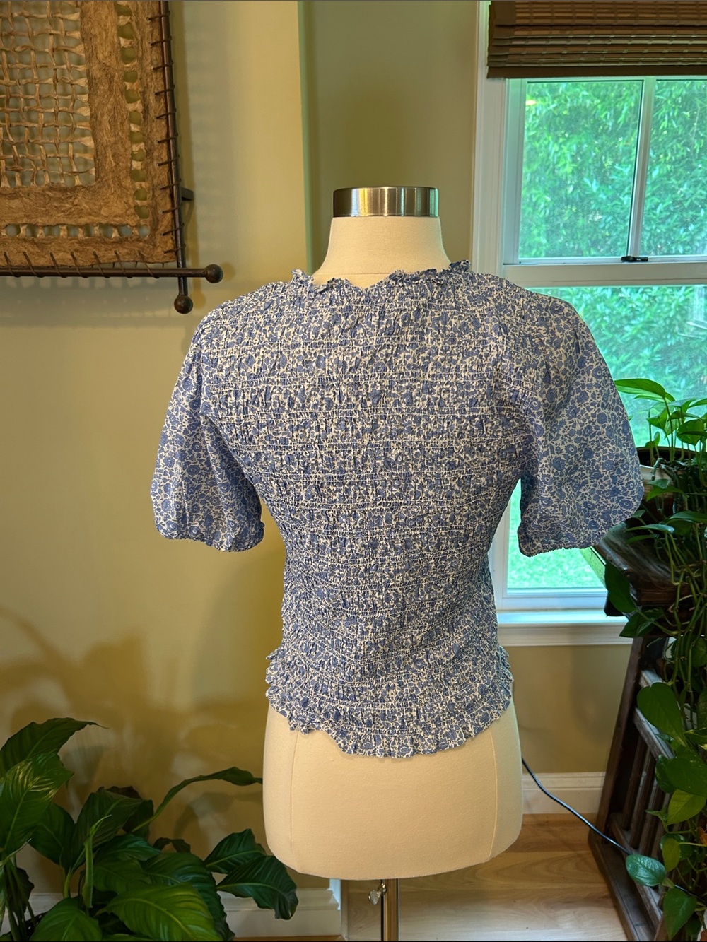 J. Crew Puff-sleeve smocked top in Liberty® D'Anjo Coast fabric Small - Picture 6 of 12